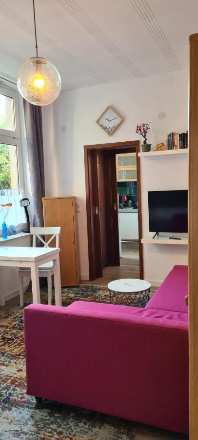 오버하우젠 Buedchen Am Rathaus-Parkplatz-Bett Und Schlafcouch-Eg-Netflix- 아파트 외부 사진